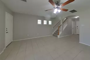 8515 Bartletts Harbor Ct, Houston, TX 77040 - Photo 2
