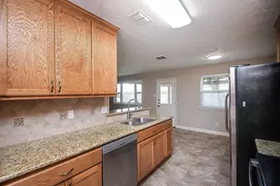 13607 Elm Ct, Sugar Land, TX 77498 - Photo 12