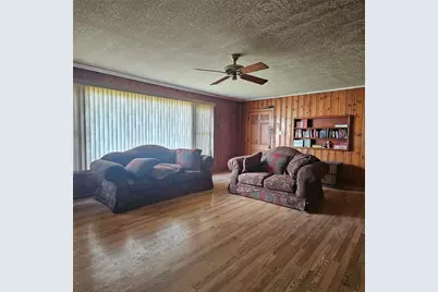 565 W Hartel Street, Sour Lake, TX 77659 - Photo 10