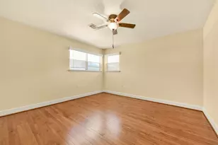523 Oakdale Ave, Shoreacres, TX 77571 - Photo 16