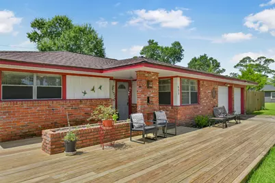 523 Oakdale Avenue, Shoreacres, TX 77571 - Photo 2