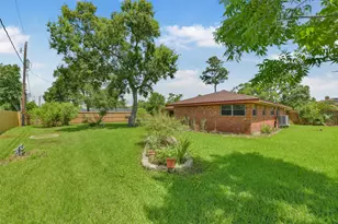 523 Oakdale Ave, Shoreacres, TX 77571 - Photo 22