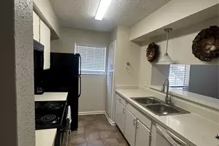 6601 Sands Point Dr, Houston, TX 77074 - Photo 2