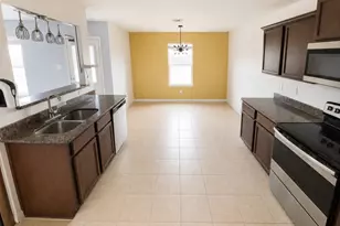 341 Comanche Plains Rd, La Marque, TX 77568 - Photo 4