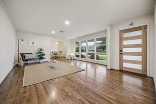 4111 Martinshire Dr, Houston, TX 77025 - Photo 6