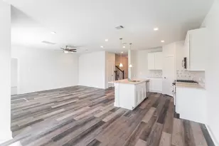 10313 S Goshawk Trl, Conroe, TX 77385 - Photo 8