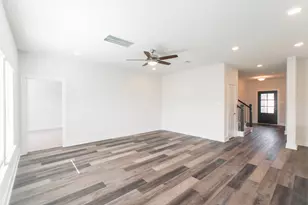 10313 S Goshawk Trl, Conroe, TX 77385 - Photo 12