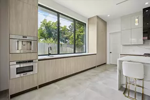 9909 Larston St, Houston, TX 77055 - Photo 14