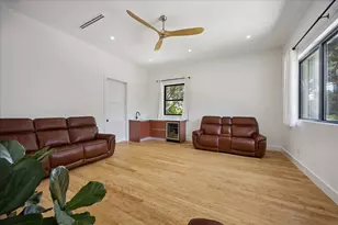 9909 Larston St, Houston, TX 77055 - Photo 28
