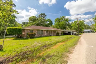 201 N Cleveland Ave, Cleveland, TX 77327 - Photo 2