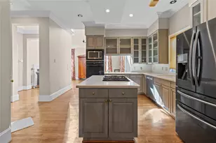 2515 N MacGregor Way, Houston, TX 77004 - Photo 4