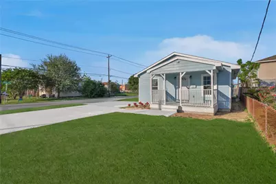 2221 Grover Avenue, Galveston, TX 77551 - Photo 2