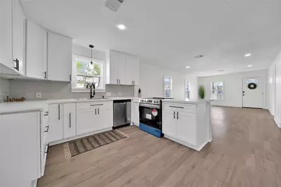 2221 Grover Avenue, Galveston, TX 77551 - Photo 8