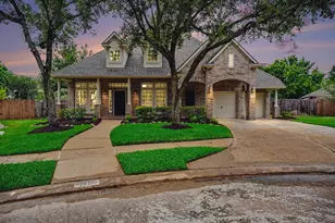 1017 Misty Trails Ln, League City, TX 77573 - Photo 2