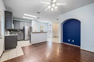 483 Folk Crest Ln, Dickinson, TX 77539 - Photo 4