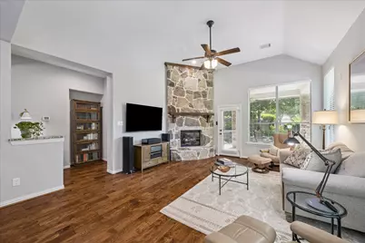 2 Woodmoor Place, Magnolia, TX 77354 - Photo 8