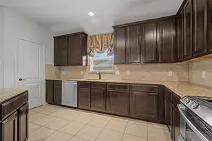 964 Wannan Ln, Conroe, TX 77301 - Photo 8