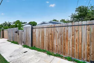 1119 Panama St, Houston, TX 77009 - Photo 2