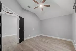 1210 Bob White Dr, Friendswood, TX 77546 - Photo 8