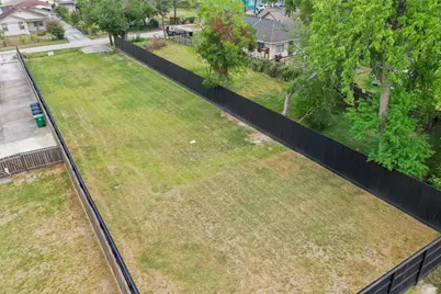 213 Sylvester Road, Houston, TX 77009 - Photo 10