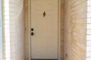 21926 Crestworth Ln, Katy, TX 77449 - Photo 4