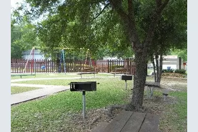 1001 Charlsie Ave, Kirbyville, TX 75956 - Photo 12