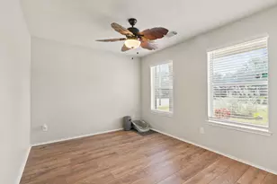 2906 Landing Edge Ln Ln, League City, TX 77539 - Photo 10