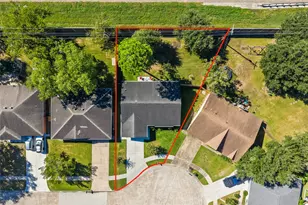 6305 Silver Leaf Dr, League City, TX 77573 - Photo 2