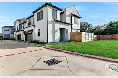 12037 Royal Oaks Run Drive, Houston, TX 77082 - Photo 2