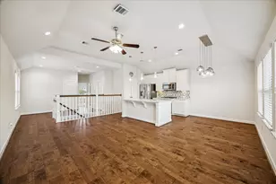 10604 Centre Glade Dr, Houston, TX 77043 - Photo 8