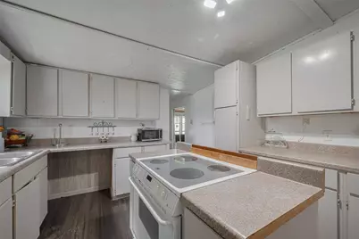 2316 Green Meadows Drive, Sealy, TX 77474 - Photo 18