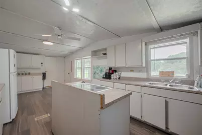 2316 Green Meadows Drive, Sealy, TX 77474 - Photo 22