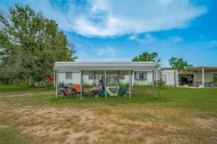 2316 Green Meadows Dr, Sealy, TX 77474 - Photo 2