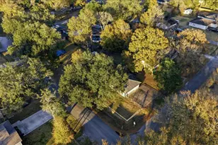 321 S 44th St, Orange, TX 77630 - Photo 4