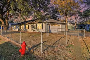 321 S 44th St, Orange, TX 77630 - Photo 1