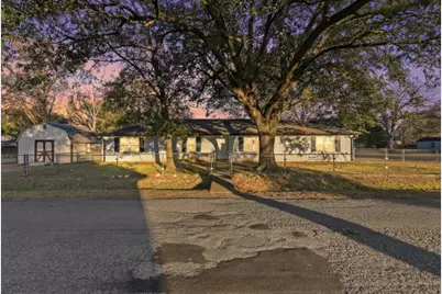 321 S 44th Street, Orange, TX 77630 - Photo 2