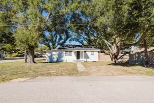 2518 Daugherty St, Waller, TX 77484 - Photo 1