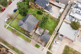 614 Avondale St, Houston, TX 77006 - Photo 2