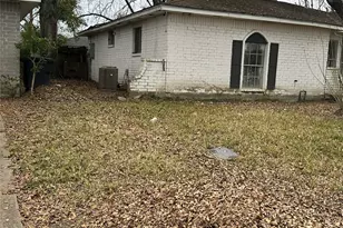 4937 E Ridge Creek Dr, Houston, TX 77053 - Photo 1