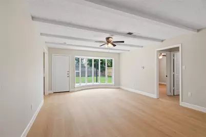 16619 Forest Bend Avenue, Friendswood, TX 77546 - Photo 4