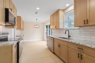 16619 Forest Bend Ave, Friendswood, TX 77546 - Photo 6