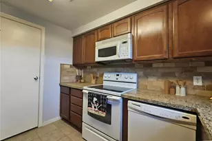 11710 Southlake Dr, Houston, TX 77077 - Photo 8