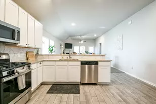 2211 Bright Sunrise Trl, Fresno, TX 77545 - Photo 8