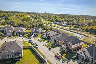 126 Polar Bear Trl, Crosby, TX 77532 - Photo 30