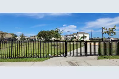 10708 Bancroft Park Lane, Houston, TX 77075 - Photo 6