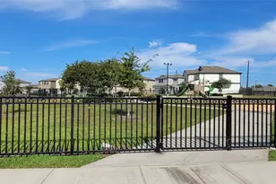 10708 Bancroft Park Ln, Houston, TX 77075 - Photo 6