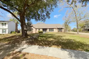 443 Bayou View Dr, El Lago, TX 77586 - Photo 2