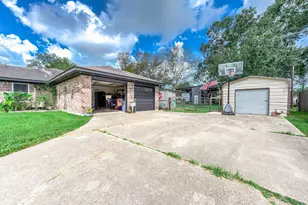 63 E County Road 136, Alvin, TX 77511 - Photo 26