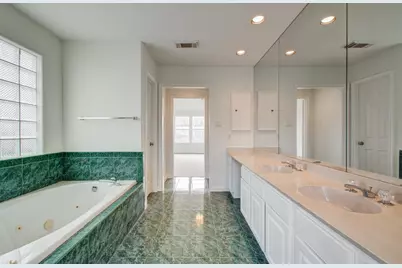 5425 Loch Lomond Drive, Houston, TX 77096 - Photo 38