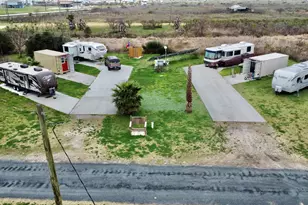 1105 Tuna Dr, Crystal Beach, TX 77650 - Photo 1